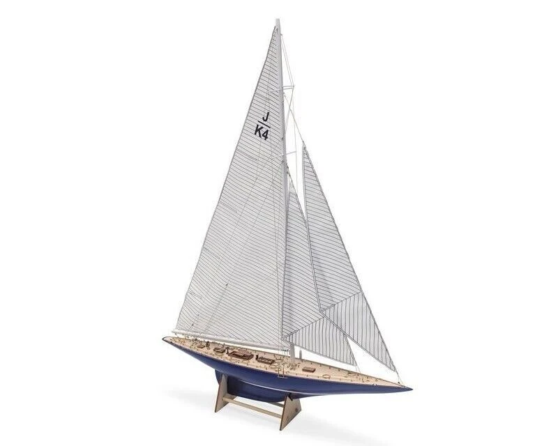 Amati 1/80 Scale Endeavour With Polystyrene Hull Model Kit - Image 2